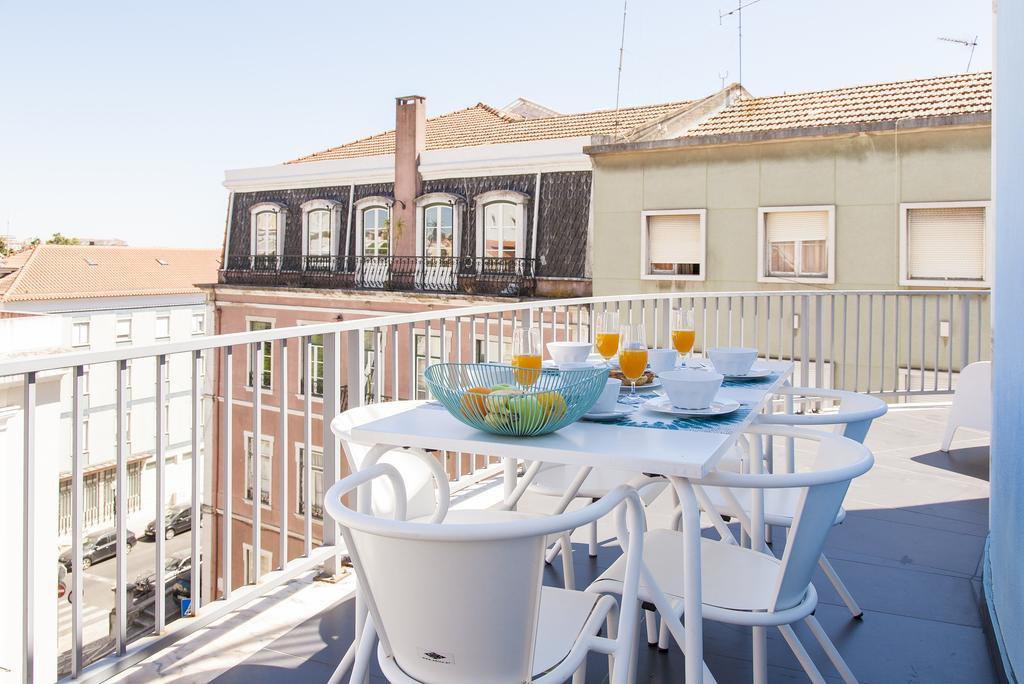 Joivy Joyful 2Br Apt With Terrace Nearby Sao Bento Palace Lisboa Eksteriør billede