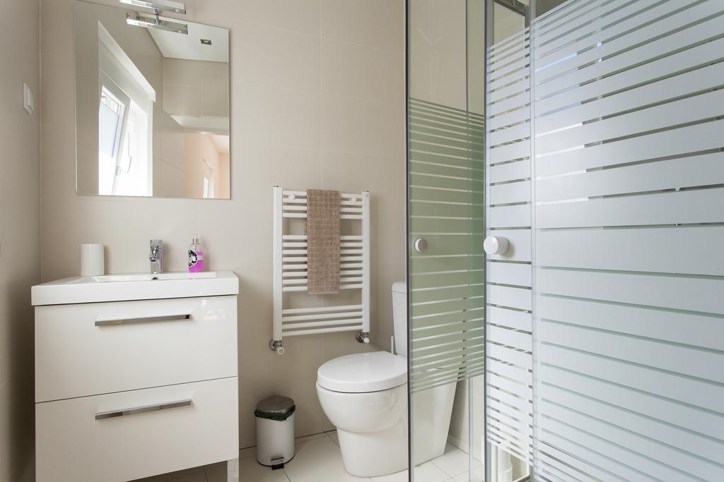 Joivy Joyful 2Br Apt With Terrace Nearby Sao Bento Palace Lisboa Eksteriør billede
